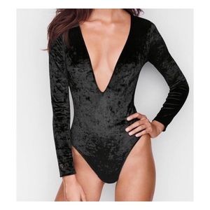 Victoria Secret Black velvet onesie M/L